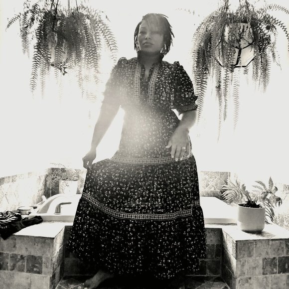 Meet your Posher, Antoinette - Picture 1 of 1